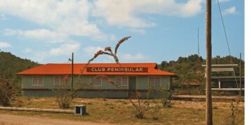 Club Peninsular: Elegance, Vision, and the Lessons of History